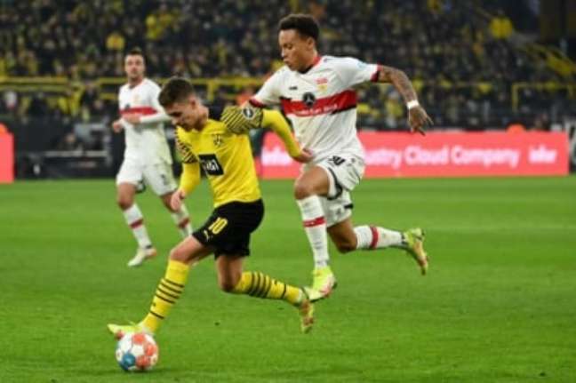Dortmund e Stuttgart fizeram um jogo movimentado (INA FASSBENDER / AFP)
