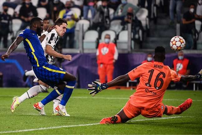 No primeiro confronto, Juventus conquistou a vitória por 1 a 0 em Turim (Foto: Marco BERTORELLO / AFP)