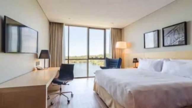 Modelo de quarto do hotel que aguarda a delegação do Flamengo em Montevidéu (Foto: Divulgação / Hilton)