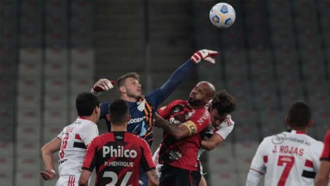 São Paulo e Athletico-PR se enfrentam no Morumbi, nesta quarta-feira, às 21h30 (Foto: Rubens Chiri/saopaulofc.net)