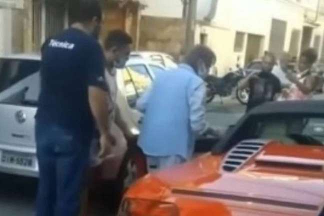 Carro de Roberto Carlos teve pane por falta de combustível