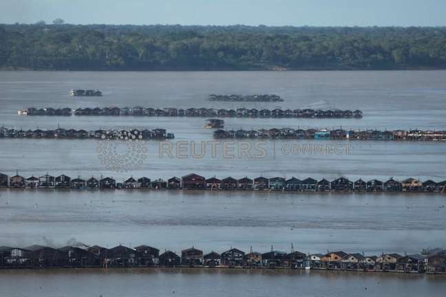 Centenas de balsas de garimpo no rio Madeira em Autazes, no Amazonas
23/11/2021
REUTERS/Bruno Kelly