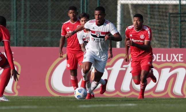 São Paulo terá presença de público contra o Internacional no Brasileiro sub-20 (Foto: Rubens Chiri/saopaulofc.net) São Paulo terá presença de público contra o Internacional no Brasileiro sub-20 (Foto: Rubens Chiri/saopaulofc.net)