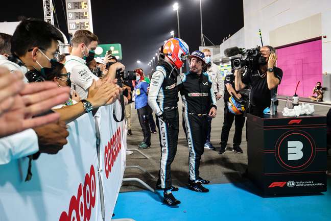 Esteban Ocon ajudou Fernando Alonso a conquistar pódio no Catar Esteban Ocon ajudou Fernando Alonso a conquistar pódio no Catar