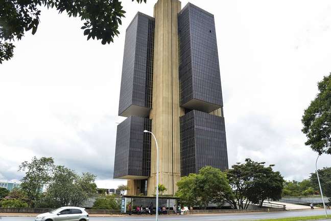 Sede do Banco Central; Resultado das transações correntes do Brasil com outros países ficou negativo em US$ 4,464 bi em outubro, pior desempenho para o mês desde 2019. Sede do Banco Central; Resultado das transações correntes do Brasil com outros países ficou negativo em US$ 4,464 bi em outubro, pior desempenho para o mês desde 2019.