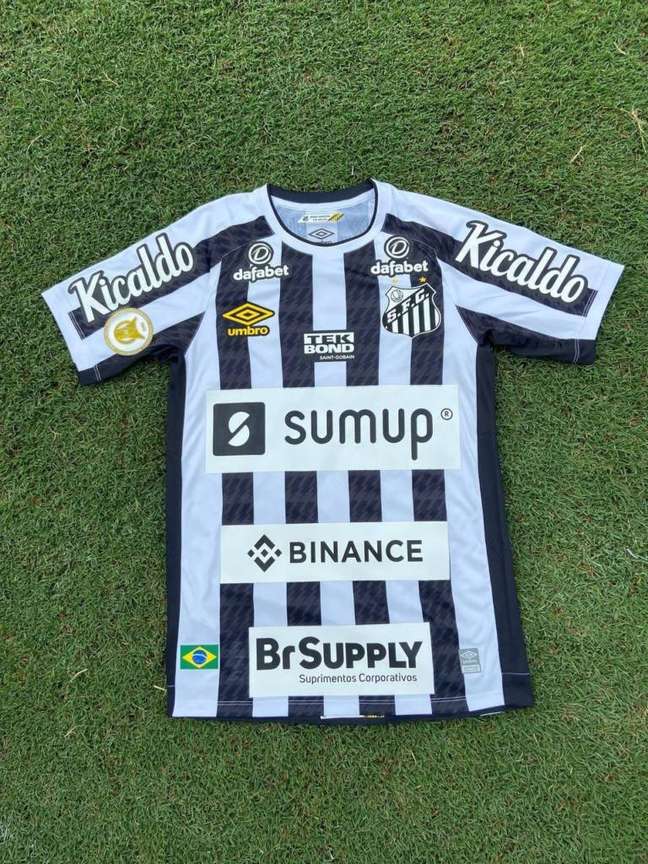Uniforme do Santos com patrocínio da Binance. (Foto: Divulgação)