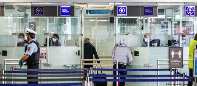 Os casos da nova variante na Alemanha foram registrados em viajantes que chegaram da África do Sul pelo aeroporto de Munique