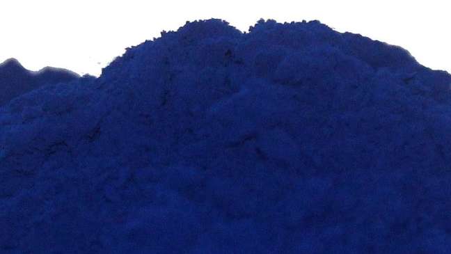 O azul da Prússia foi o primeiro pigmento sintético moderno muito menos sujeito a desbotamento do que outros azuis tradicionais