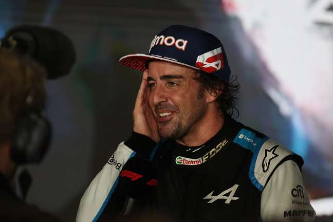 Fernando Alonso festejou um pódio histórico para sua carreira no Catar 