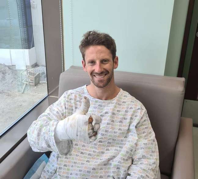 Grosjean se recupera após o acidente no GP do Bahrein