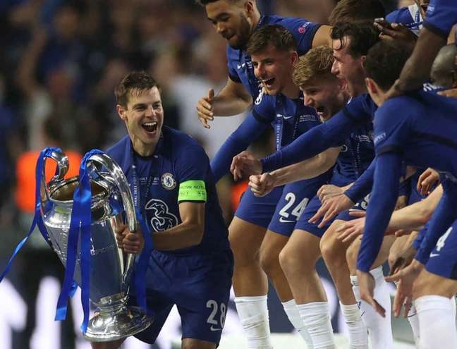 Chelsea estará com o calendário cheio de jogos importantes em fevereiro (Foto: CARL RECINE / POOL / AFP)