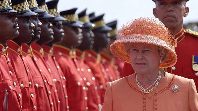 Rainha britânica continua sendo chefe de Estado de diversos países