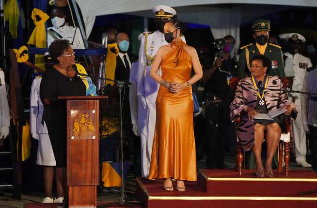 Cerimônia também contou com a presença da cidadã mais ilustre do país, a cantora Rihanna