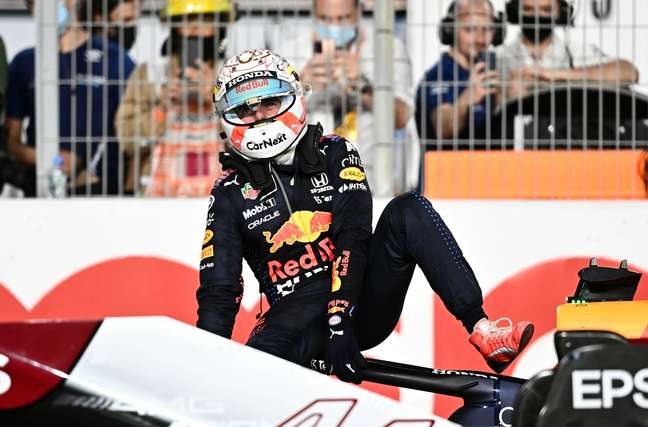Max Verstappen vê rival Lewis Hamilton em alta, mas pode cravar título por antecipação 