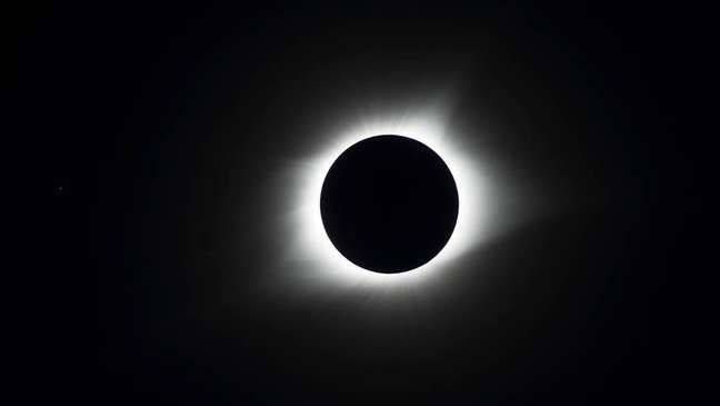 Eclipse solar total só poderá ser observado da Antártica