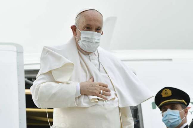 Papa Francisco embarca para viagem ao Chipre e à Grécia