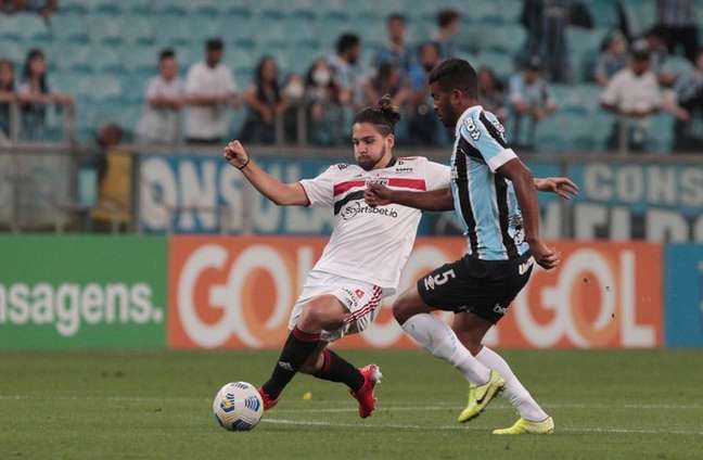 Tendo chance como titular, Benítez não jogou bem contra o Grêmio (Foto: Rubens Chiri/saopaulofc.net)