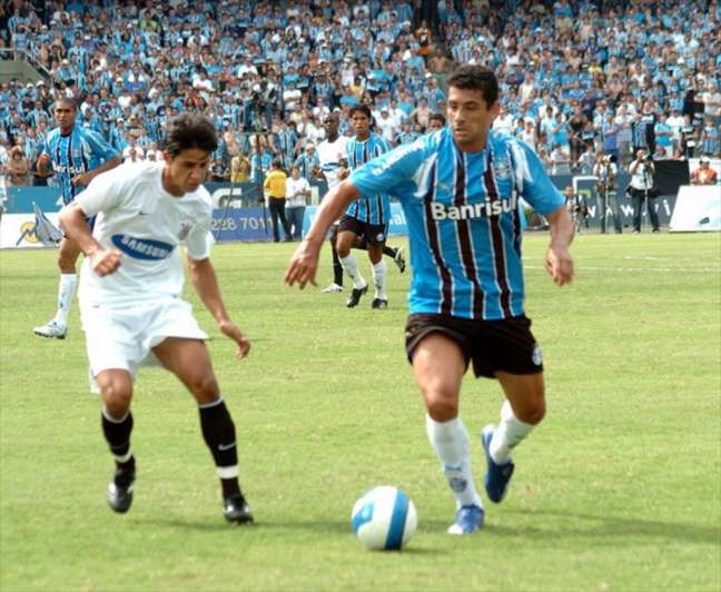O empate em 1 a 1 entre Grêmio e Corinthians em 2007 rebaixou o Timão à Série B (Foto: Arquivo)