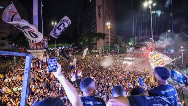 A celebração atleticana varou a madrugada e não foi bem vista pela PBH-(Pedro Souza / Atlético MG)