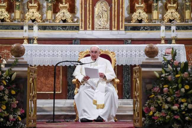 Papa Francisco iniciou visita pela Grécia