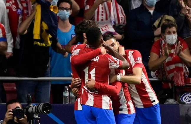Atlético enfrenta o Porto pela Champions (Foto: JAVIER SORIANO / AFP)