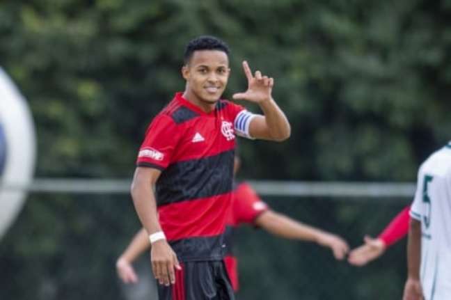 Faz por merecer! Em 2021, Lázaro fez 14 gols pelo sub-20 (Foto: Marcelo Cortes/Flamengo)