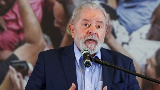 De acordo com o advogado de Lula, Cristiano Zanin, dos 23 processos ou investigações que tramitavam contra o ex-presidente, resta agora apenas uma ação penal