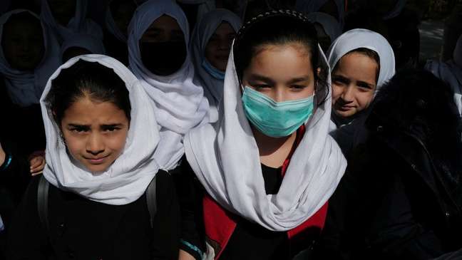 As escolas no Afeganistão só reabriram para meninas no nível primário de ensino