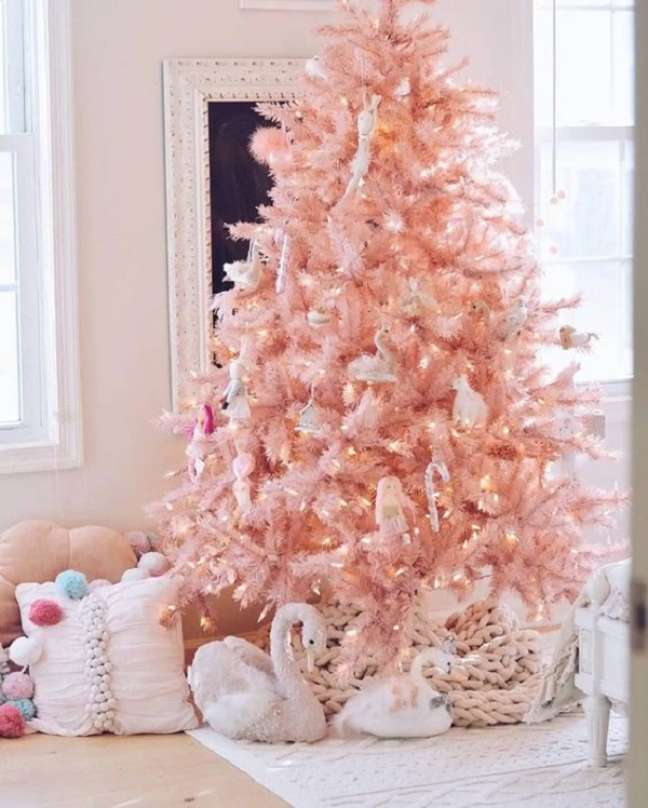 20. Árvore de natal rosa e branca delicada – Foto The Pink Dream