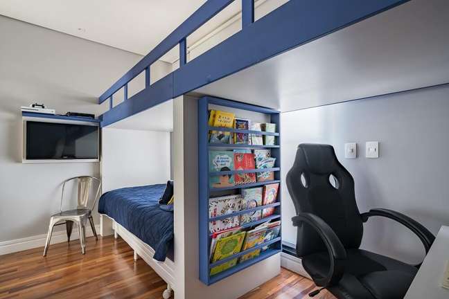 12. Os móveis planejados otimizaram o espaço do quarto. Foto: Kadu Lopes