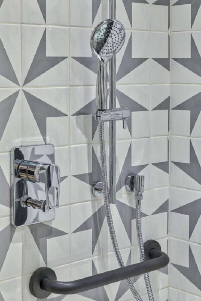 2. Tipos de chuveiro para banheiro moderno – Foto Flavia Ranieri