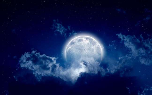 Na madrugada do próximo domingo, dia 19 de dezembro, às 01h35, temos a Lua entrando em sua fase Cheia, no signo de Gêmeos. - Shutterstock