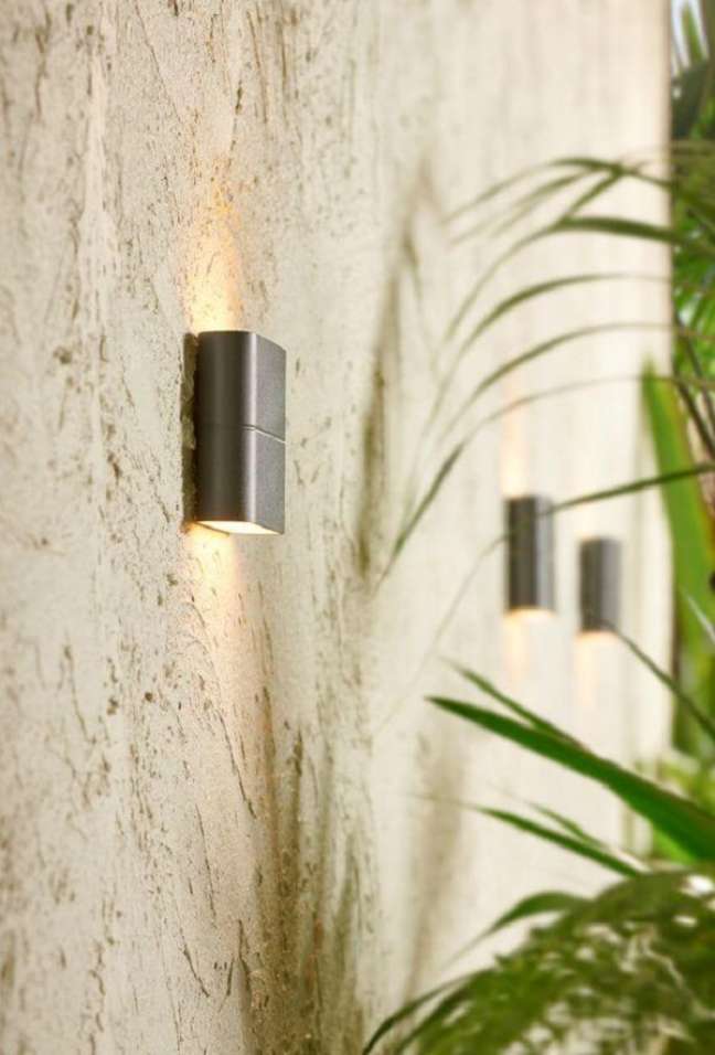 57. Luminária de jardim para parede estilo industrial e minimalista -Foto Karwei