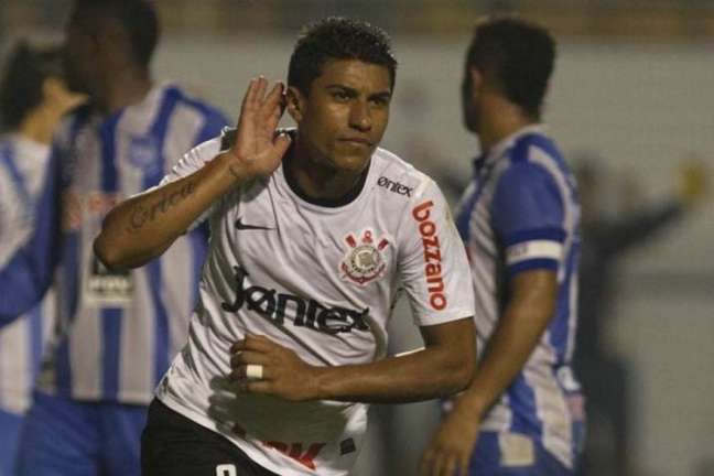 Paulinho tem 34 gols marcados com a camisa do Corinthians (Foto: Daniel Augusto Jr/Fotoarena)