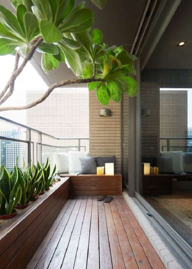 55. Luminária de jardim na varanda de casa moderna – Foto Home Designin