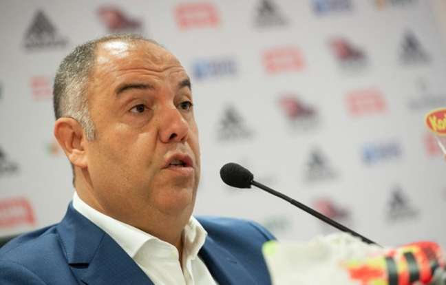 Marcos Braz embarca para Portugal e dá detalhes sobre a possibilidade do Flamengo contratar Jorge Jesus