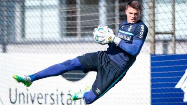 Jovens goleiros se destacam no ano caótico do Grêmio