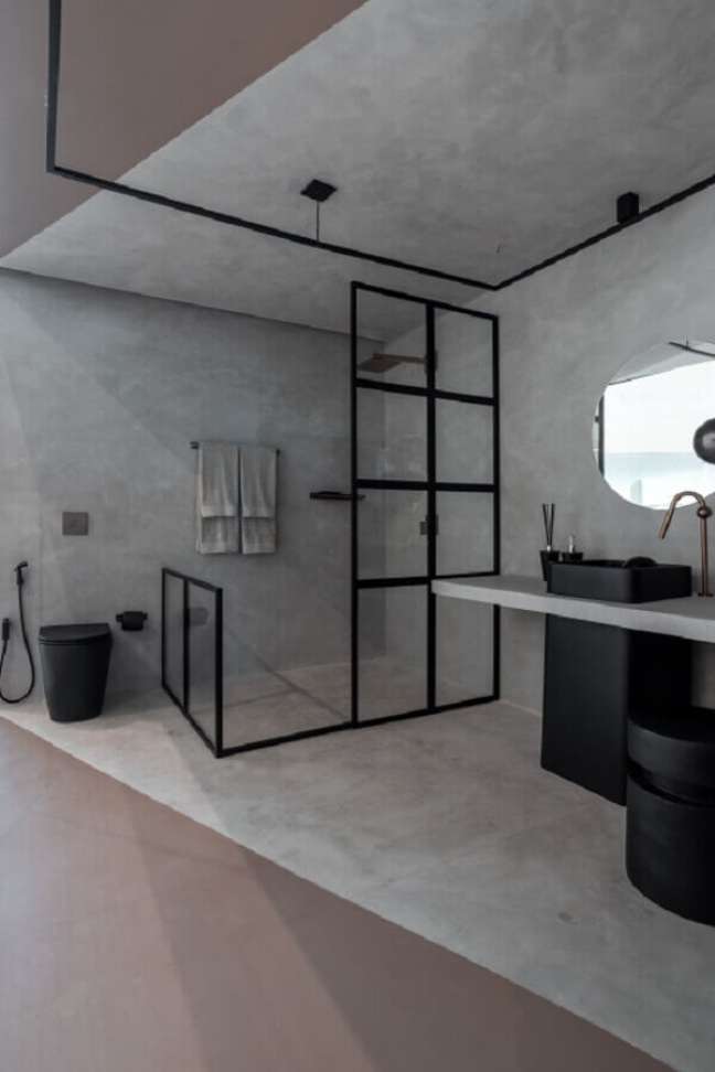 14. Tipos de chuveiro para banheiro moderno com detalhes em preto – Foto Stephanie Mattos