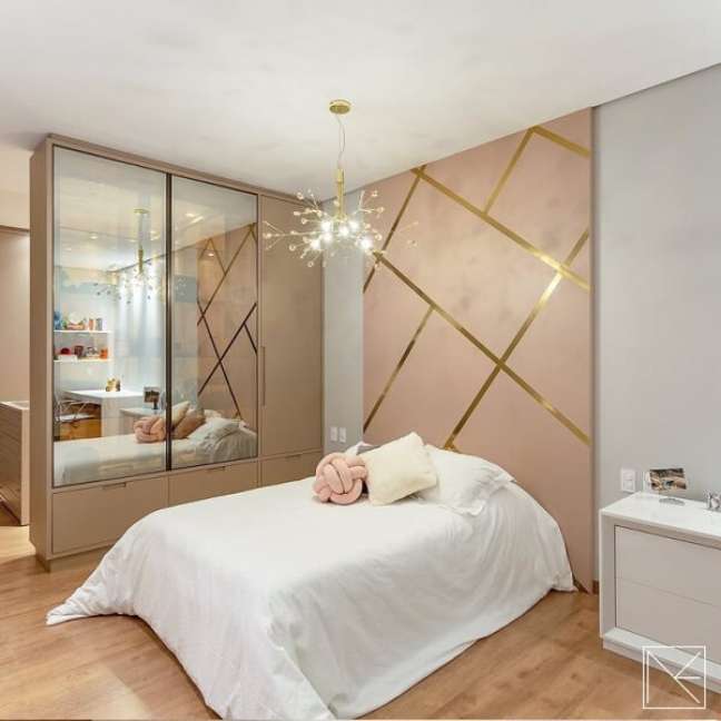 43. Painel para quarto na cor dourada e rose – Foto N4 Arquitetura