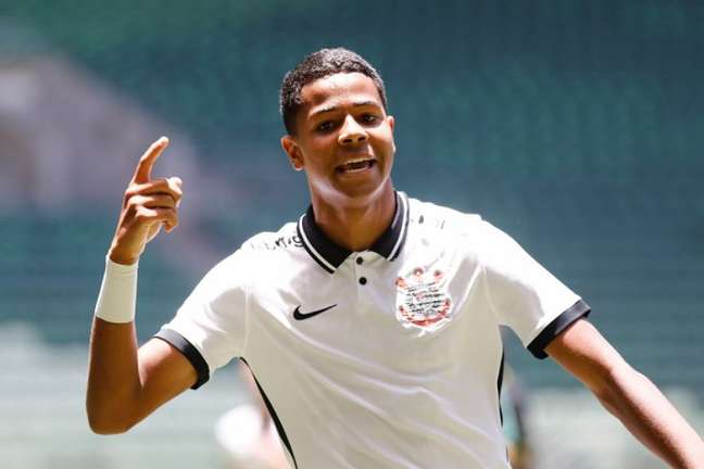 Após gol decisivo na final do Paulistão sub-17, Wesley sonha com o profissional do Corinthians