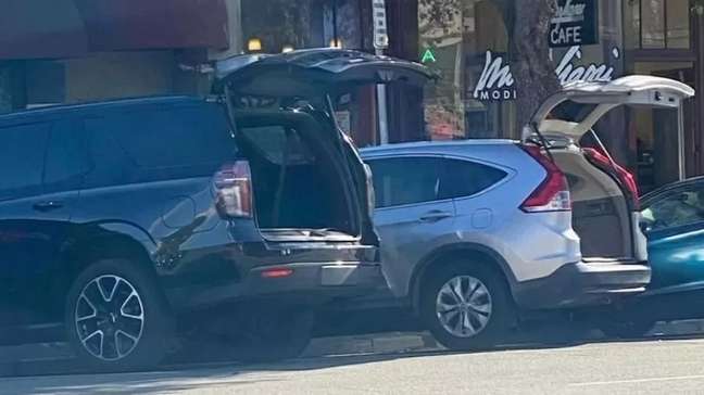 In San Francisco, drivers choose to leave luggage boxes open