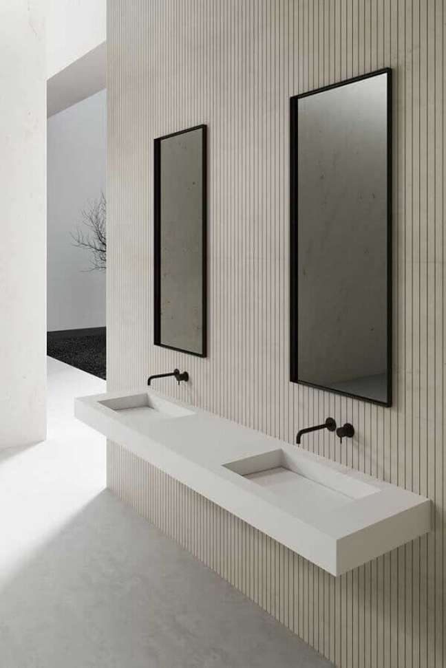 22. Banheiro com cuba de porcelanato dupla e torneira de parede -Foto Vallone