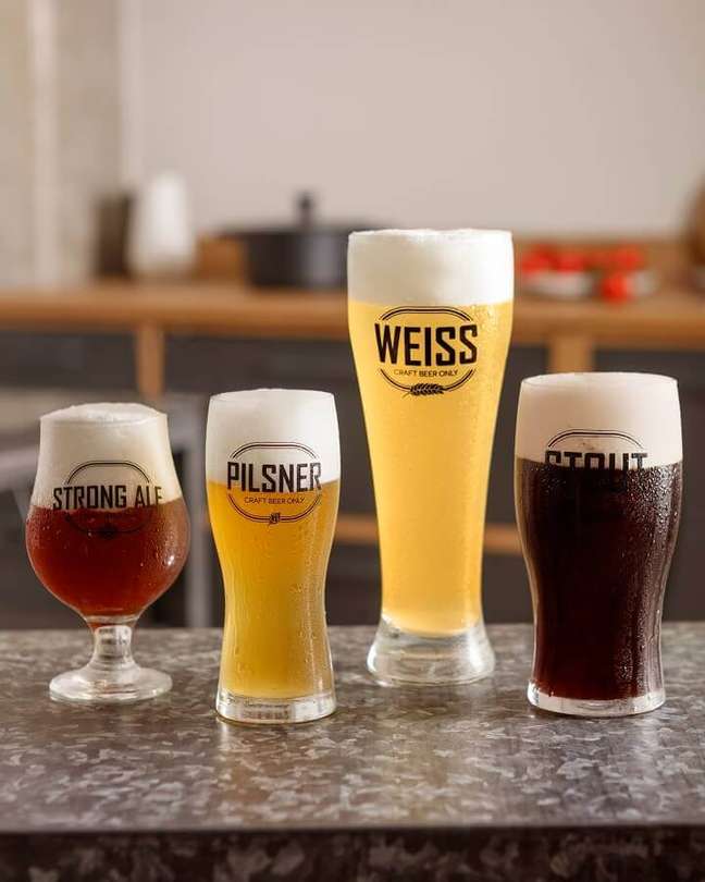 8. Um kit de copos é uma boa pedida para quem aprecia cervejas e drinques destilados – Foto: Tok&Stok