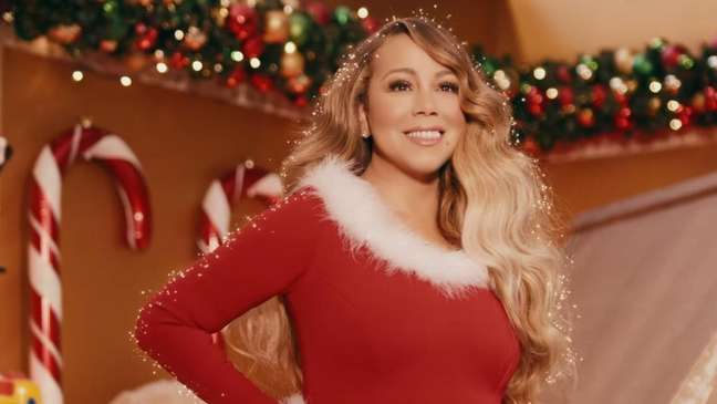 Ao longo dos anos, diversos artistas regravaram "All I Want For Christmas Is You"