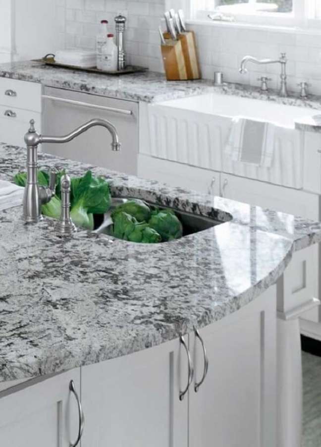 62. Pia de granito claro para cozinha moderna e minimalista -Foto Arkpad
