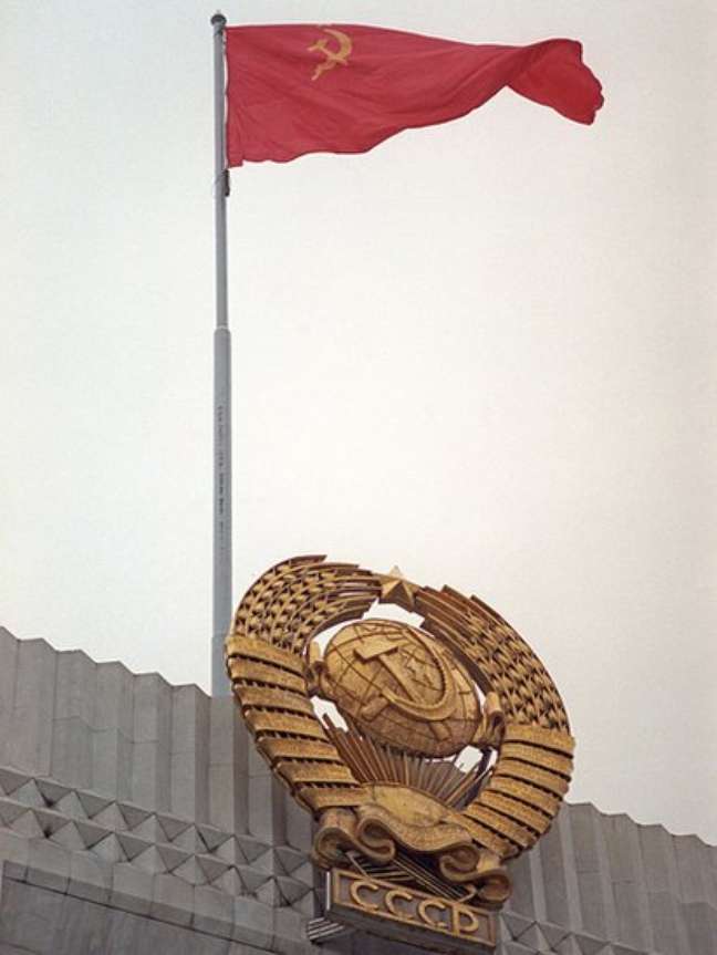 Bandeira vermelha foi retirada do Kremlin em 25 de dezembro, embora sua retirada estivesse planejada para 31 de dezembro