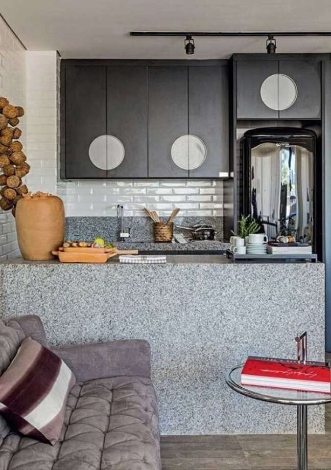 39. Revestimento de granito cinza azulado para sala de estar – Foto Decor Facil