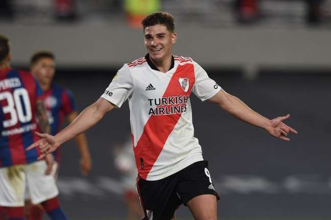 Julián Álvarez está na mira do Manchester United (Divulgação/River Plate) Julián Álvarez está na mira do Manchester United (Divulgação/River Plate)