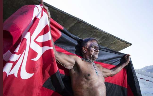 2/1/2022 – 16:34: Flamengo presta homenagem a Silva Batuta, ídolo falecido em 2020