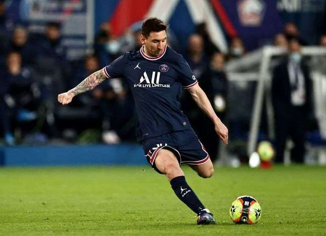 Lionel Messi segue fora do PSG